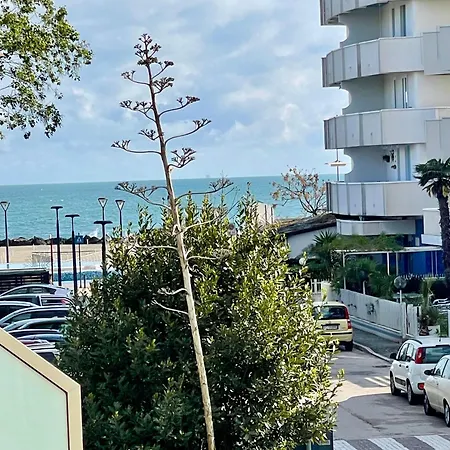 A A 50 Metri Dal Mare